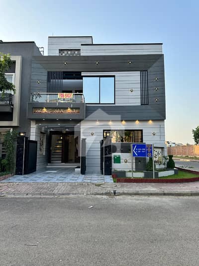 Luxury 5 Marla House Available For Rent In Tulip Ext Block Bahria Town