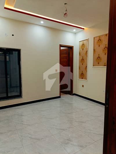 5MARLA UPPER PORTION LIKE A BRAND NEW AVAILABLE FOR RENT IN EDEN BOULEVARD SOCIETY