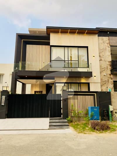 MODERN ELEGANCE IN EVERY CORNER 5 MARLA HOUSE | DHA 9 TOWN