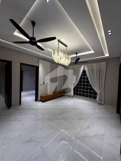 ٹاپ سٹی 1 - بلاک ڈی ٹاپ سٹی 1,اسلام آباد میں 5 کمروں کا 10 مرلہ مکان 1.85 لاکھ میں کرایہ پر دستیاب ہے۔ ٹاپ سٹی 1 - بلاک ڈی ٹاپ سٹی 1,اسلام آباد میں 5 کمروں کا 10 مرلہ مکان 1.85 لاکھ میں کرایہ پر دستیاب ہے۔