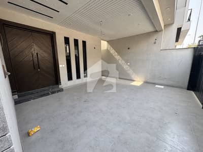 ڈیوائن انکلیو کینال روڈ,فیصل آباد میں 5 کمروں کا 7 مرلہ مکان 4.25 کروڑ میں برائے فروخت۔ ڈیوائن انکلیو کینال روڈ,فیصل آباد میں 5 کمروں کا 7 مرلہ مکان 4.25 کروڑ میں برائے فروخت۔