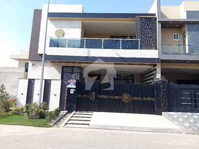 ڈیوائن انکلیو کینال روڈ,فیصل آباد میں 4 کمروں کا 6 مرلہ مکان 3.7 کروڑ میں برائے فروخت۔ ڈیوائن انکلیو کینال روڈ,فیصل آباد میں 4 کمروں کا 6 مرلہ مکان 3.7 کروڑ میں برائے فروخت۔