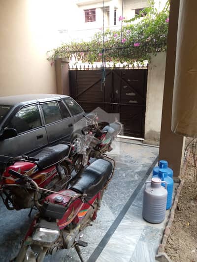 10 Marla House Available For Sale
