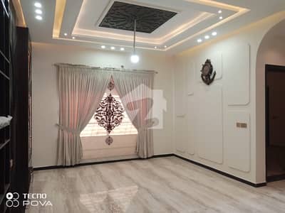 10 Marla Beautiful House Available For Sale