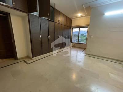 1 Kanal Upper Portion 3 Bedrooms With Bathrooms 4 One Drawing Dining //1 Car Parking Water Boring Electricity Security All Facilities Available 1 Kanal Upper Portion 3 Bedrooms With Bathrooms 4 One Drawing Dining //1 Car Parking Water Boring Electricity Security All Facilities Available
