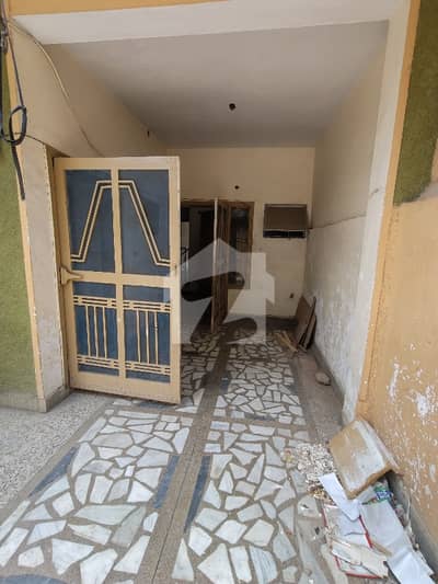 single story for rent for family and female bechlor