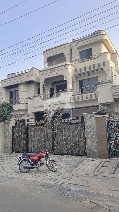 واپڈا ٹاؤن ۔ بلاک بی3 واپڈا ٹاؤن,گوجرانوالہ میں 7 کمروں کا 1 کنال مکان 1.65 لاکھ میں کرایہ پر دستیاب ہے۔