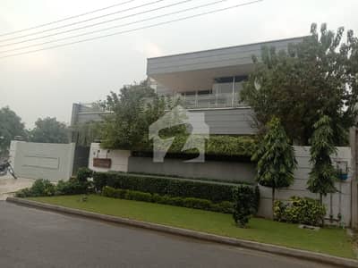 کینال ویو ہاؤسنگ سکیم گوجرانوالہ میں 7 کمروں کا 1 کنال مکان 1.5 لاکھ میں کرایہ پر دستیاب ہے۔