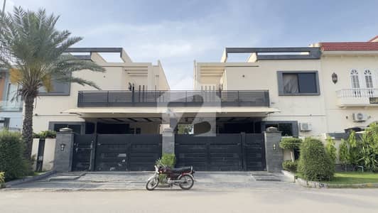 سٹی ہاؤسنگ سوسائٹی گوجرانوالہ میں 4 کمروں کا 10 مرلہ مکان 3.3 کروڑ میں برائے فروخت۔