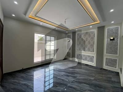1 kanal Beautiful House For Rent