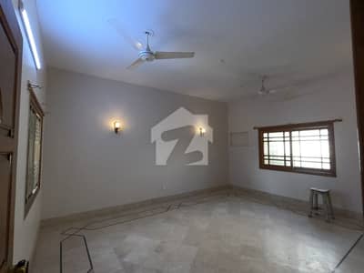 نارتھ ناظم آباد ۔ بلاک اے نارتھ ناظم آباد,کراچی میں 4 کمروں کا 1 کنال بالائی پورشن 1.8 لاکھ میں کرایہ پر دستیاب ہے۔