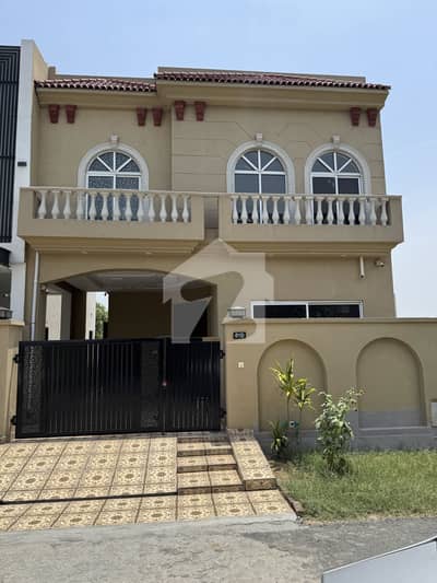 LIKE A BRAND NEW 5 MARLA HOUSE FOR SALE (VERY REASONABLE PRICE)