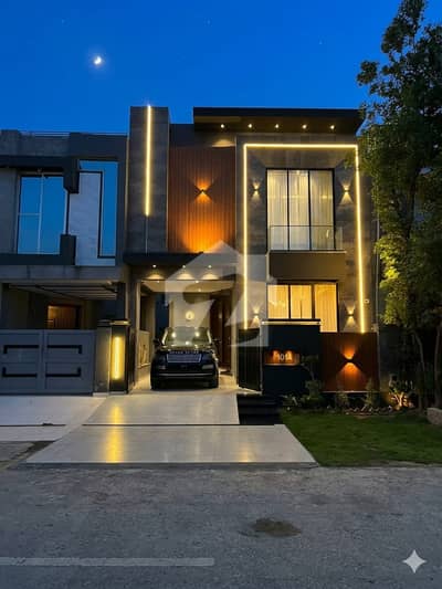 Prime Location 5 Marla Spacious House with very good location Is Available In DHA 9 Town -