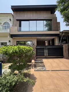 BRAND NEW 5 MARLA HOUSE FOR SALE DHA 9 TOWN BRAND NEW 5 MARLA HOUSE FOR SALE DHA 9 TOWN