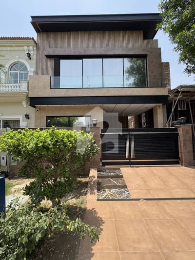 BRAND NEW 5 MARLA HOUSE FOR SALE DHA 9 TOWN