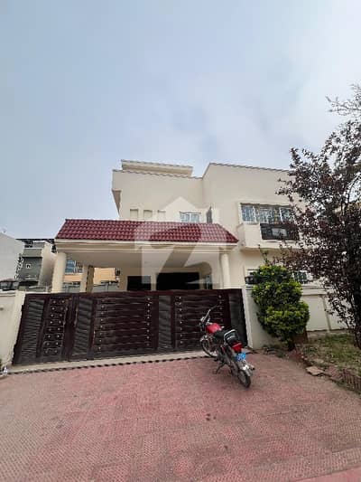 Bahria Enclave Sector A 10Marla House For Rent