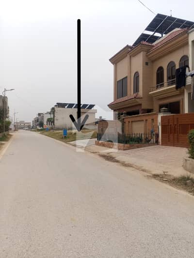 ایم پی سی ایچ ایس - بلاک سی ایم پی سی ایچ ایس ۔ ملٹی گارڈنز,بی ۔ 17,اسلام آباد میں 11 مرلہ رہائشی پلاٹ 1.7 کروڑ میں برائے فروخت۔