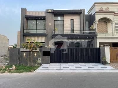 بحریہ ٹاؤن سیکٹر سی بحریہ ٹاؤن,لاہور میں 3 کمروں کا 10 مرلہ بالائی پورشن 60.0 ہزار میں کرایہ پر دستیاب ہے۔