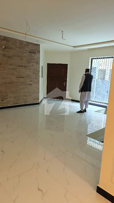 F10 5Bedroom 6bath  Double Unit 2kitchen Tile Flooring