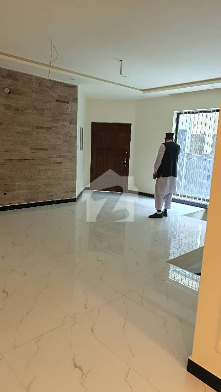F10 5Bedroom 6bath Double Unit 2kitchen Tile Flooring F10 5Bedroom 6bath Double Unit 2kitchen Tile Flooring