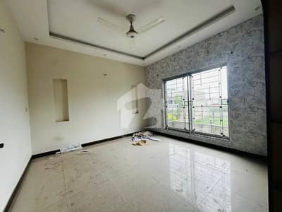 10 Marla House For sale In Rs. 38500000 Only