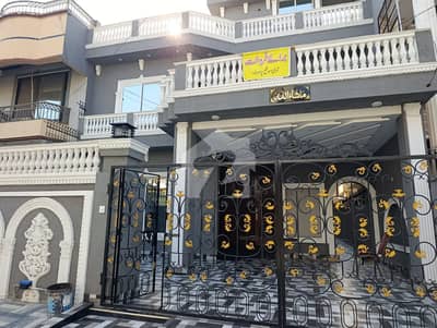جوہر ٹاؤن لاہور میں 5 کمروں کا 12 مرلہ مکان 6.0 کروڑ میں برائے فروخت۔ جوہر ٹاؤن لاہور میں 5 کمروں کا 12 مرلہ مکان 6.0 کروڑ میں برائے فروخت۔
