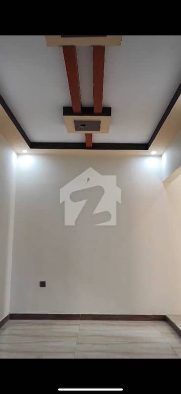 900 Sq Ft 3 Bed Lounge Flat Available On 4th Floor With Roof