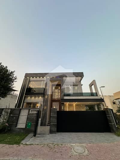 1 KANAL Like New House Available For Rent