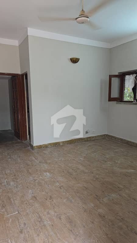 12 Marla Uppr Portion Availble For Rent 12 Marla Uppr Portion Availble For Rent