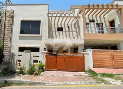 بحریہ ٹاؤن فیز 8 بحریہ ٹاؤن راولپنڈی,راولپنڈی میں 4 کمروں کا 7 مرلہ مکان 2.4 کروڑ میں برائے فروخت۔