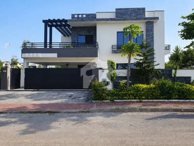 1 Kanal with 10 Marla lawn and 15kW Solar Installed House for Sale| Prime Location| Bahria Town