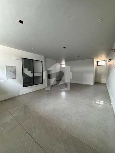 100 Yards Office For Rent In Prime Location