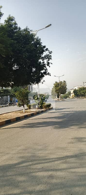ایم پی سی ایچ ایس - بلاک سی 1 ایم پی سی ایچ ایس ۔ ملٹی گارڈنز,بی ۔ 17,اسلام آباد میں 1 کنال رہائشی پلاٹ 2.5 کروڑ میں برائے فروخت۔