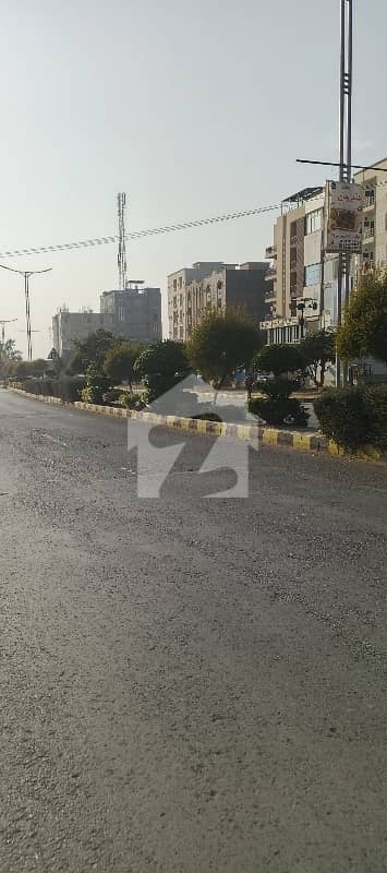 ایم پی سی ایچ ایس - بلاک ڈی ایم پی سی ایچ ایس ۔ ملٹی گارڈنز,بی ۔ 17,اسلام آباد میں 14 مرلہ رہائشی پلاٹ 1.55 کروڑ میں برائے فروخت۔