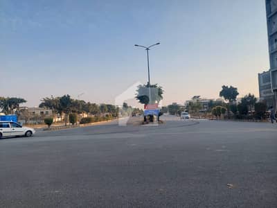 ٹاپ سٹی 1 - بلاک ڈی ٹاپ سٹی 1,اسلام آباد میں 5 مرلہ کمرشل پلاٹ 5.0 کروڑ میں برائے فروخت۔
