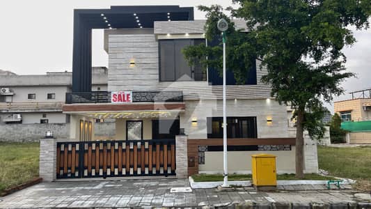 VIP Location 10 Marla Brand New Designer House For Sale Bahria Town Phase 8 Lake View Block