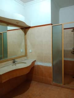 ONE-KANAL LOWER PORTION 3 BED HOUSE AVAILA BLE FOR RENT