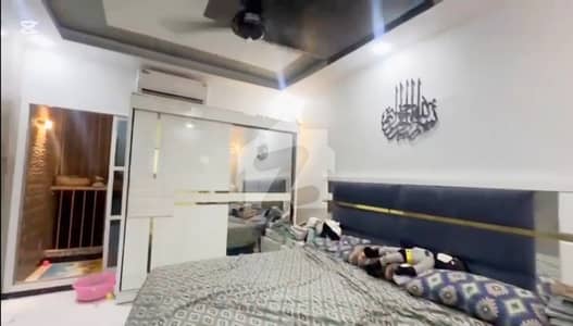 سکیم 33 کراچی میں 4 کمروں کا 10 مرلہ فلیٹ 1.25 کروڑ میں برائے فروخت۔