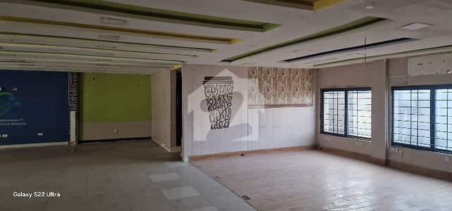 2500 Sqft Office Space For Rent. Ideal For IT Companies, Software Houses, Call Centres. National And For Multinational Companies.