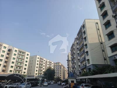 10 Marla Flat For Rent In The Perfect Location Of Askari 11 - Sector B
