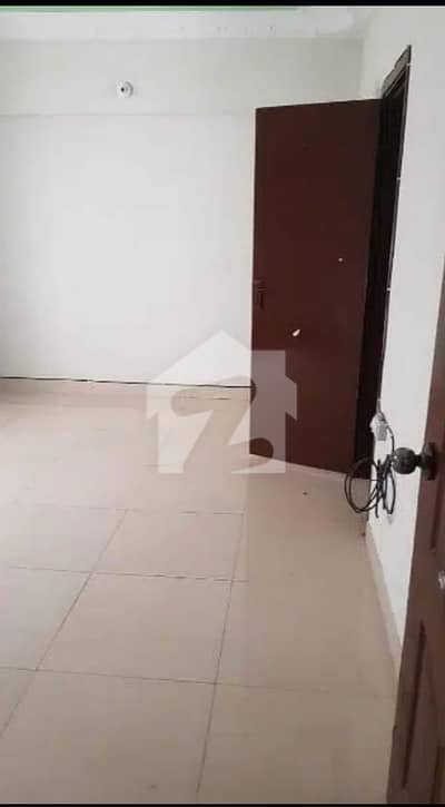 NOMAN CENTER SECONCD FLOOR FLAT FOR SALE