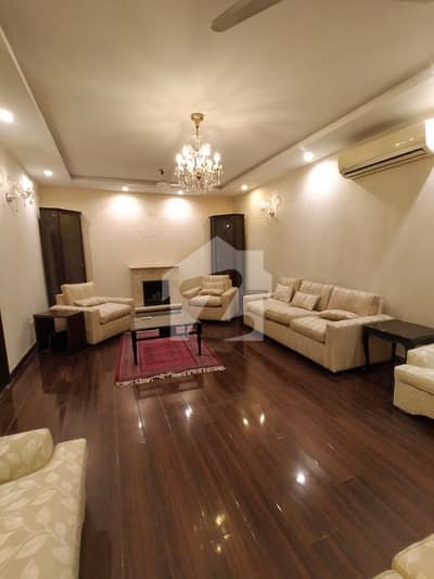 گارڈن ٹاؤن لاہور میں 7 کمروں کا 2 کنال مکان 5.0 لاکھ میں کرایہ پر دستیاب ہے۔