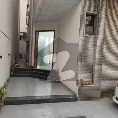 پی ای سی ایچ ایس بلاک 2 پی ای سی ایچ ایس,جمشید ٹاؤن,کراچی میں 5 کمروں کا 10 مرلہ مکان 3.25 لاکھ میں کرایہ پر دستیاب ہے۔
