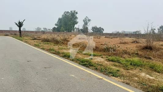 برکی روڈ کینٹ,لاہور میں 4 کنال رہائشی پلاٹ 2.2 کروڑ میں برائے فروخت۔