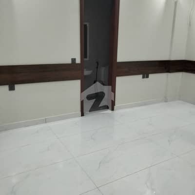 طارق روڈ کراچی میں 3 کمروں کا 5 مرلہ بالائی پورشن 1.5 لاکھ میں کرایہ پر دستیاب ہے۔