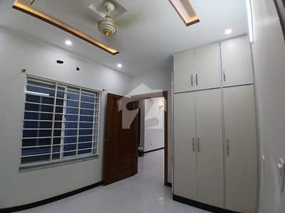 9 Marla Beautiful Corner Ground Portion For Rent In G14.4.
