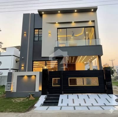 5 MARLA BRAND NEW HOUSE FOR SALE TOP LOCATION SOLID CONSTRUCTION
