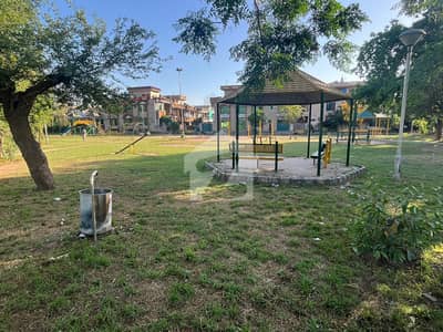 Shahzad Town 8 Marla 30*70 Margalla Facing Possession Able Plot For Sale