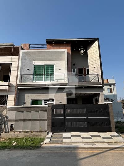 5 Marla Ultra-Modern House for Sale Near Main Pine Avenue 5 Marla Ultra-Modern House for Sale Near Main Pine Avenue