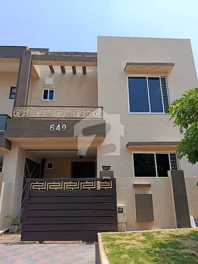 House Spread Over 5 Marla In Bahria Town Phase 8 - Block M